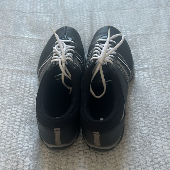 NIKE Golf Shoes with matching shoe bag - Picture 3 of 7